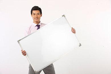 《枯瑟信仰：放逐者》回应“抄袭”：属实大冤种了